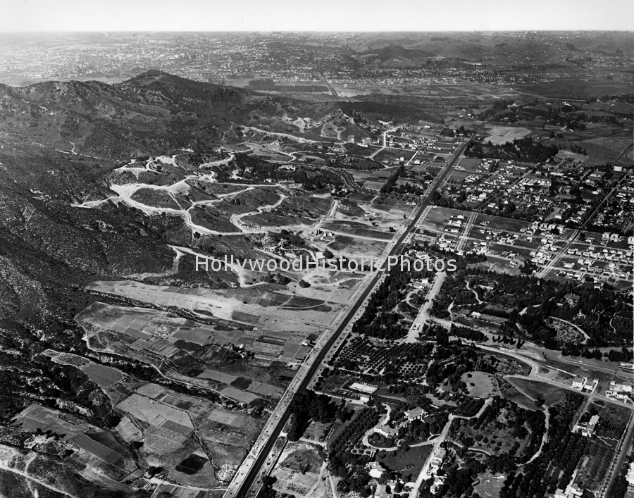 Los Feliz aerial 1921 WM.jpg
